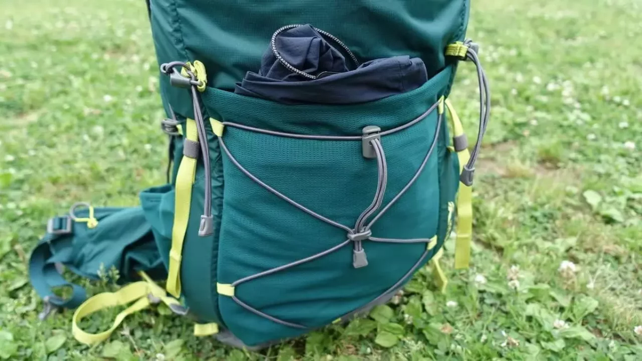 マックパックのバックパック フィヨルド40のポケット