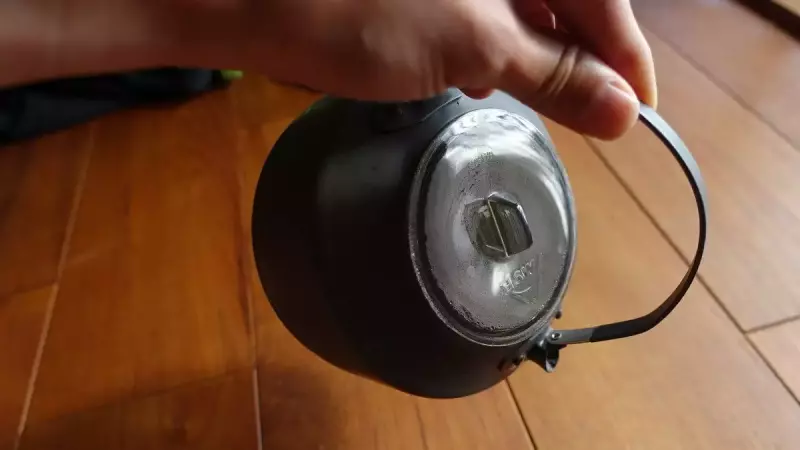 MSRアルミ製ティーポットの注ぎ口