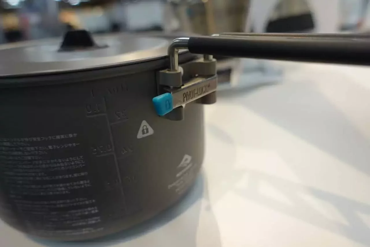 シートゥサミットのクッカー アルファポットのフタがロック