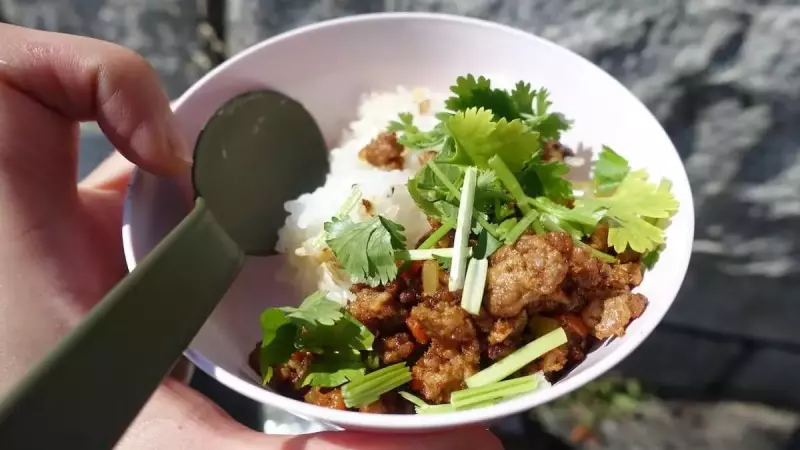 パクチーを入れて出来上がり