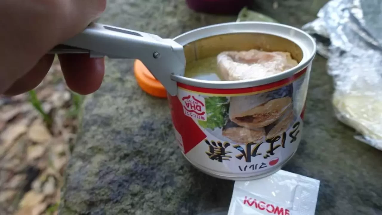 サバ缶で作る簡単山ごはん『サバ缶カレー』の作り方