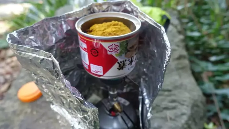 サバ缶で作る簡単山ごはん『サバ缶カレー』の作り方