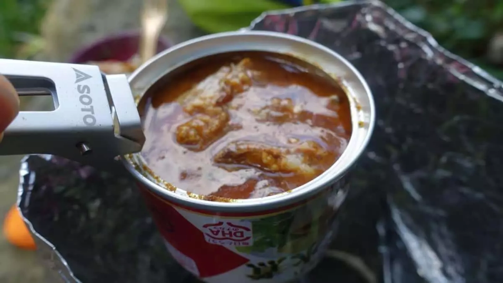 サバ缶で作る簡単山ごはん『サバ缶カレー』