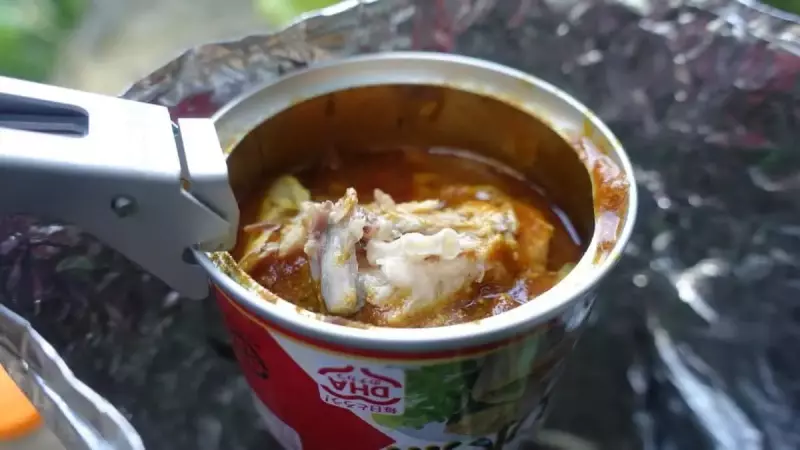 サバ缶で作る簡単山ごはん『サバ缶カレー』の作り方
