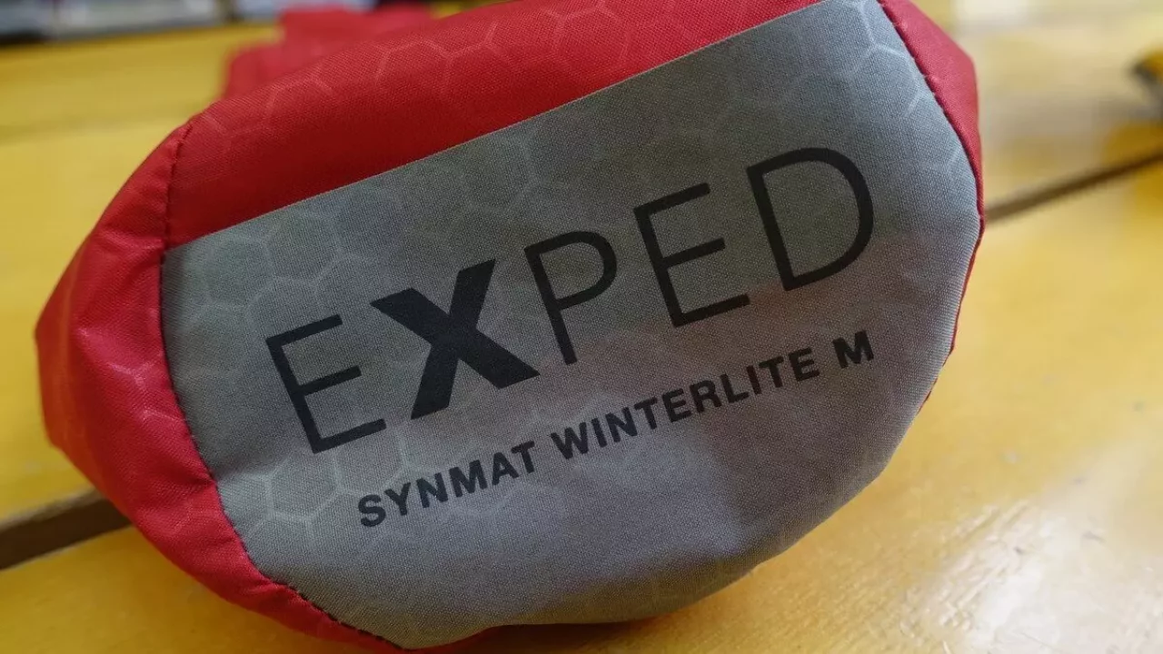 エクスペド シンマット ウィンターライトのコンパクト性