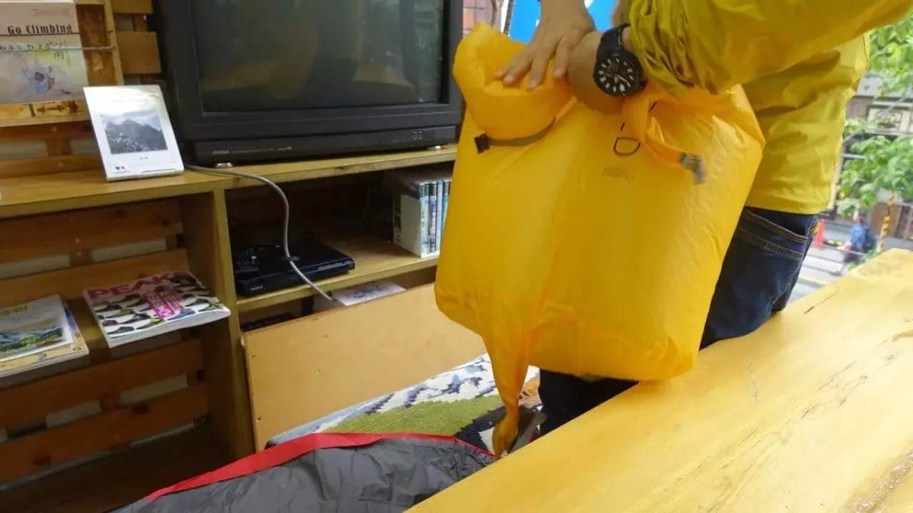 エクスペド シンマット ウィンターライトの空気の入れ方