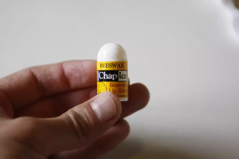 どこに塗っても乾燥を防ぐことができるミニリップバーム