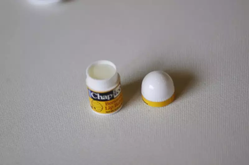 どこに塗っても乾燥を防ぐことができるミニリップバーム