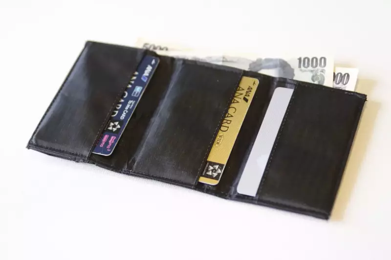 軽量でコンパクトなzpacksのミニマリストウォレット