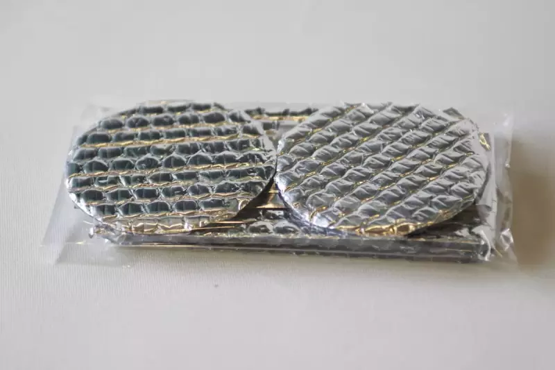 山旅スクリューロックコジーはアストロフォイルを使用