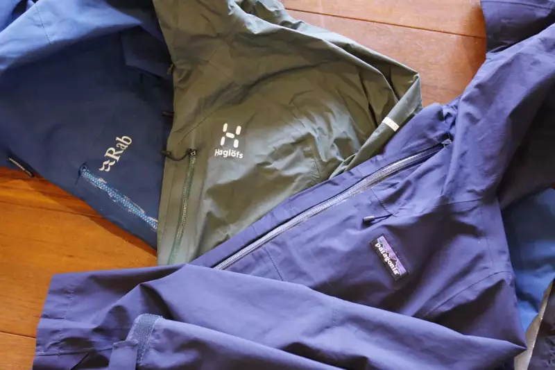 ハードシェルとレインジャケットの違い