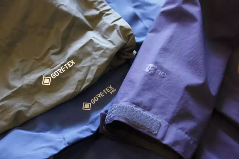 ハードシェル素材の違い