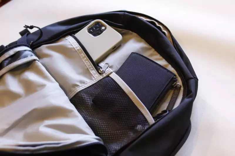 パタゴニアのザック 貴重品を安心して収納することができるポケット