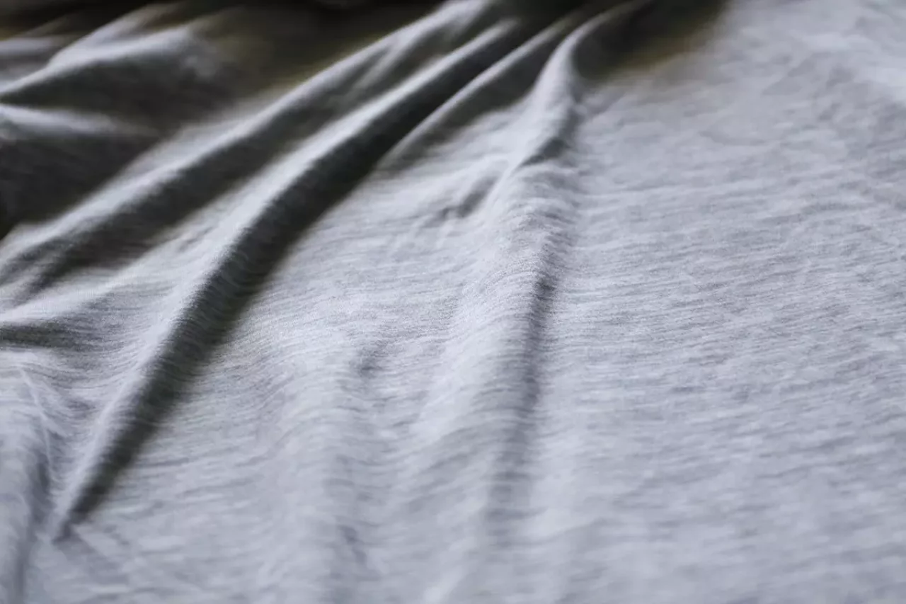 Amazonオリジナルのベースレイヤーの生地質