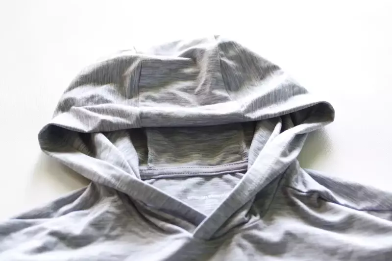 Amazonオリジナルのベースレイヤーが登山に最適