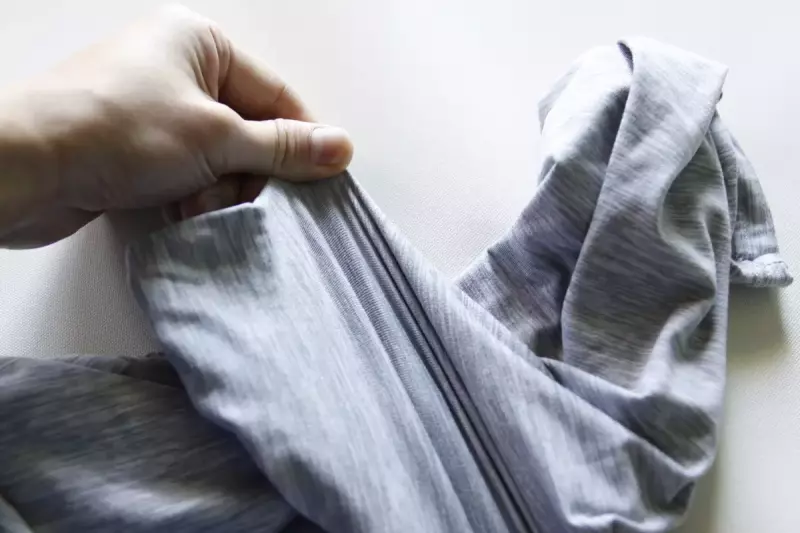 Amazonオリジナルのベースレイヤーのストレッチ性