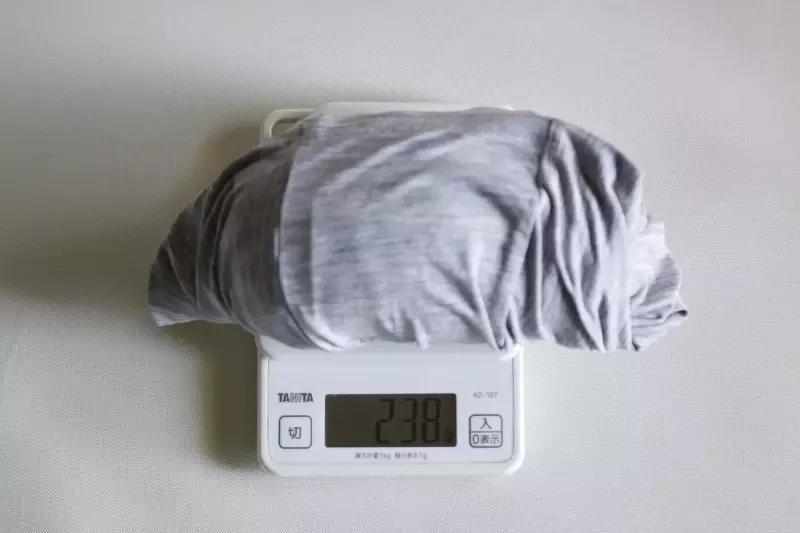 Amazonオリジナルのベースレイヤーの重量