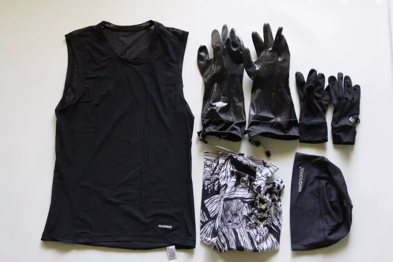 【初心者必見】買っておいて間違いない!長く使える登山グッズ-登山中に身につけるアイテム5選