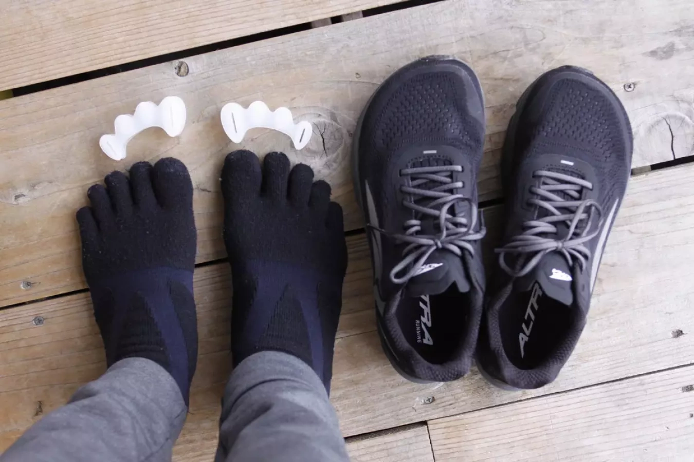 登山における足の悩みを解決-コレクトゥの足指スペーサー