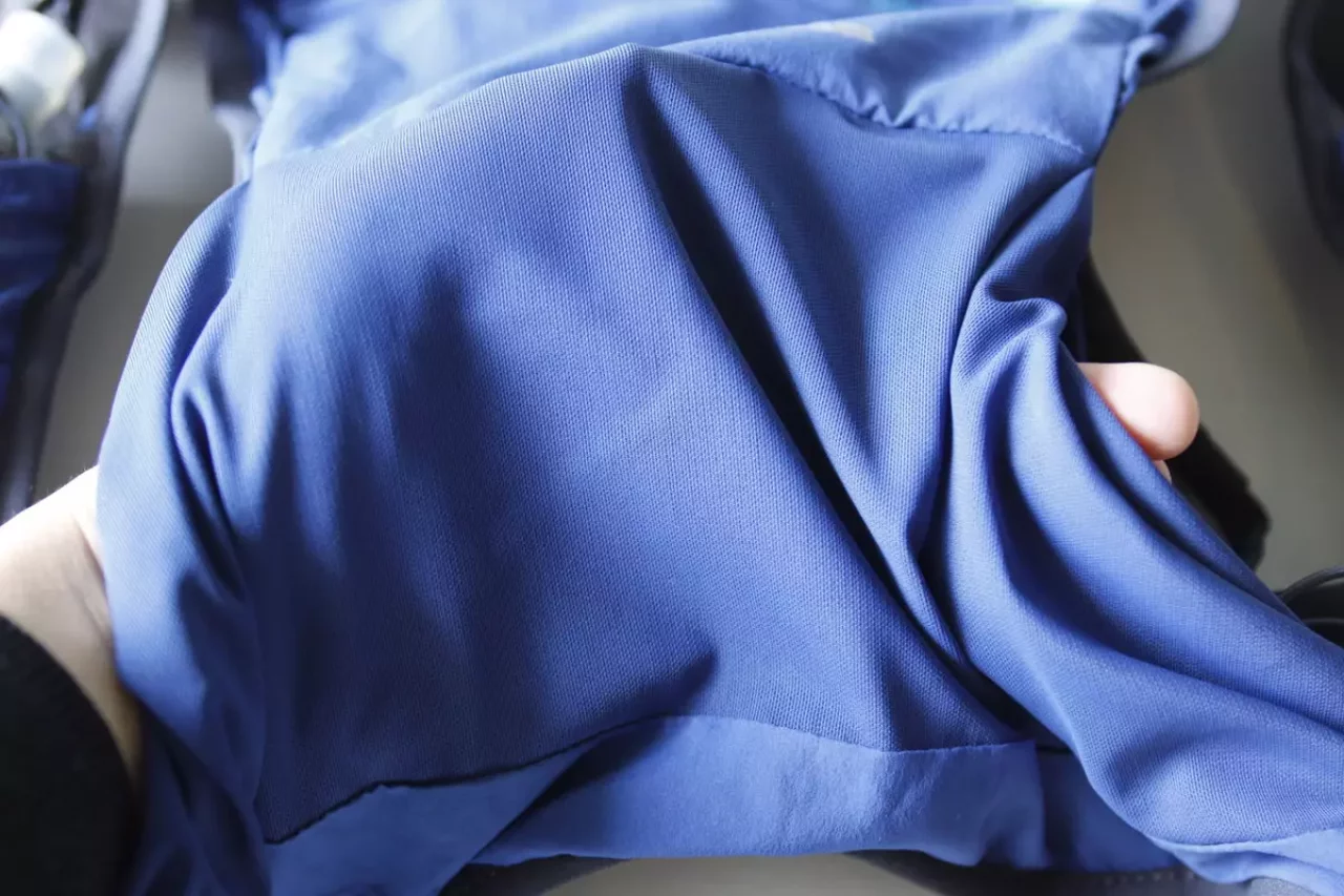 メッシュストレッチ素材