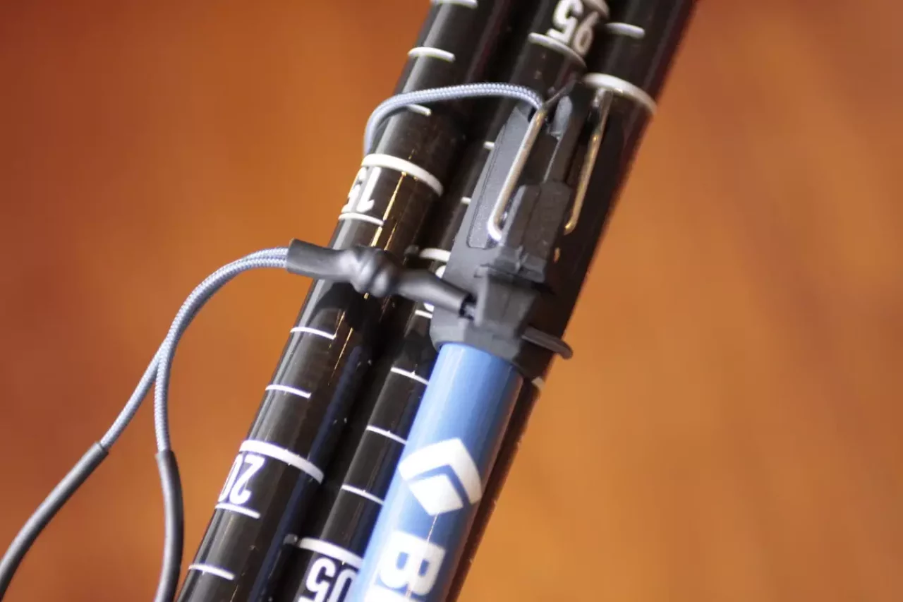 プローブ『ブラックダイヤモンドのクイックドローカーボンプローブ240』