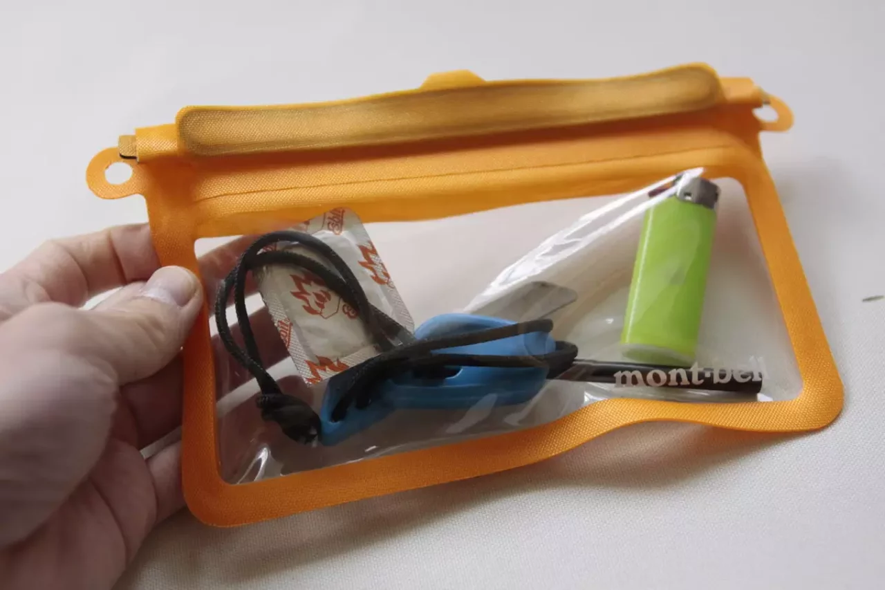 モンベルモバイルドライポーチ 登山で濡らしたくないもの