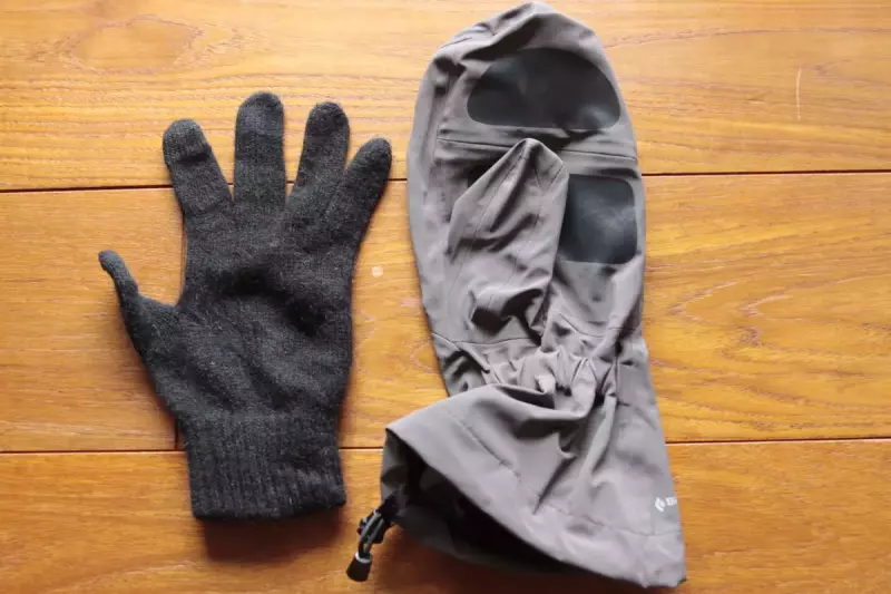 登山で活躍するオーバーグローブ-レイヤリング例