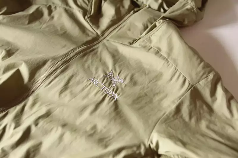 アークテリクス アトムSLフーディの特徴