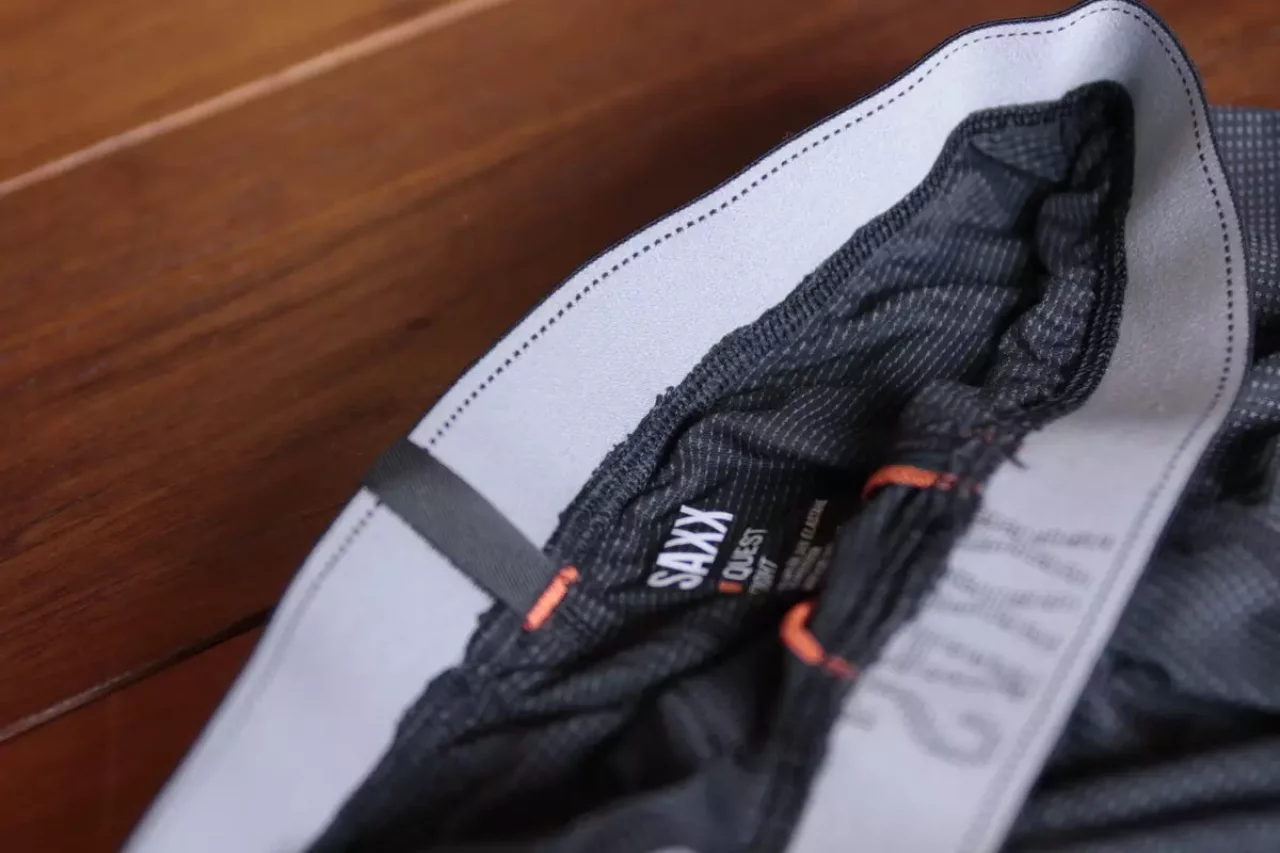 ウエストのゴムバンドは、肌触りがよく、縫い目がフラット