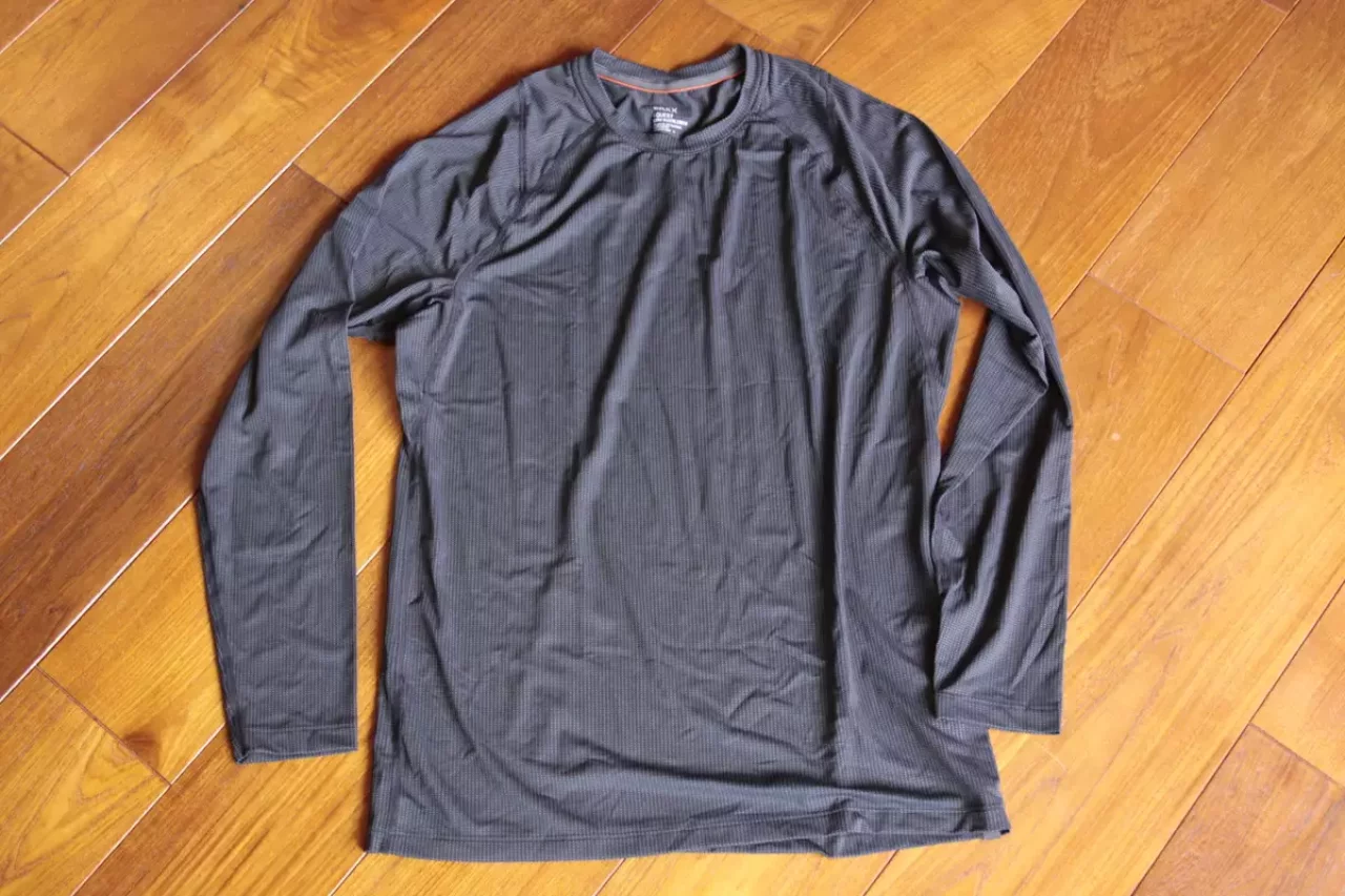 登山に最適な涼しいロングスリーブ-夏山登山におすすめSAXXクエスト