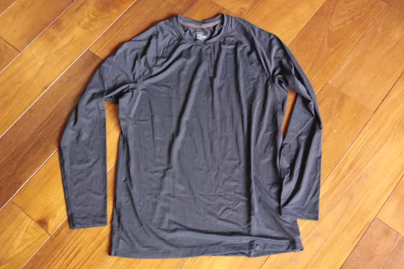 登山に最適な涼しいロングスリーブ-夏山登山におすすめSAXXクエスト
