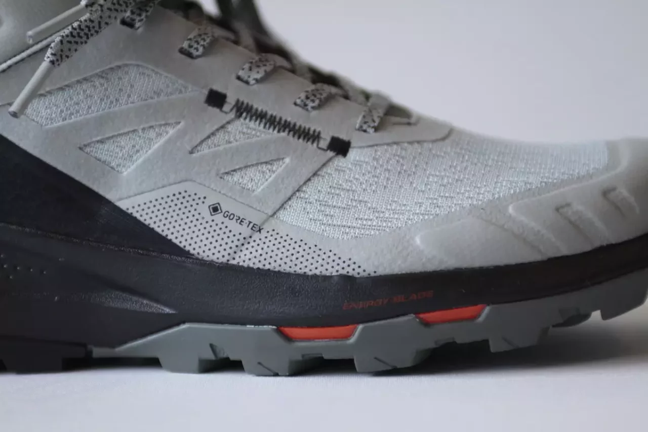 アウトパルス ミッド ゴアテックスが採用しているテクノロジーの中で最も特徴的なのがミッドソール