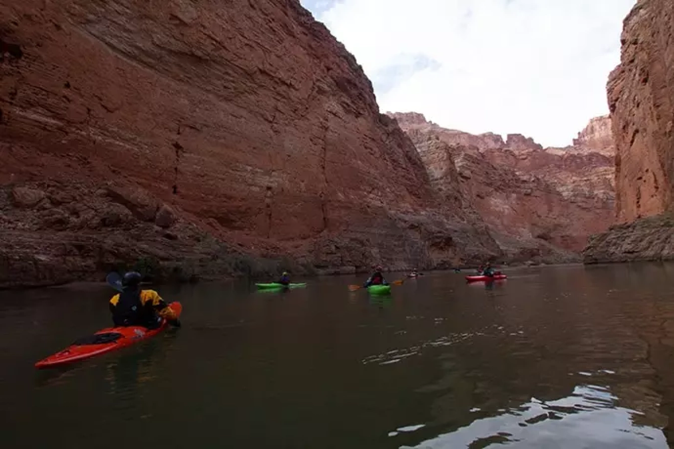 ゴアテックス製のソックス リバーカヤックを快適に