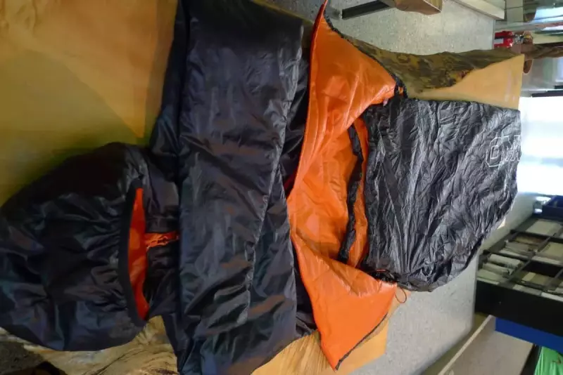 マウンテンレイドフードジャケット