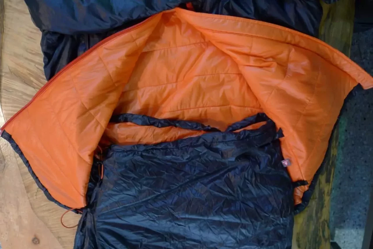 マウンテンレイドフードジャケット OMM