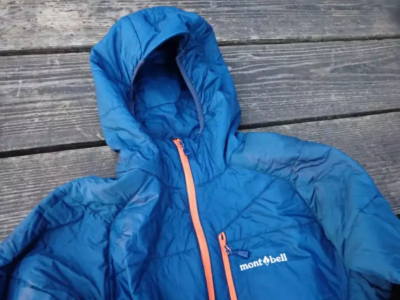 3月 登山 おすすめ 低山 化繊ジャケット