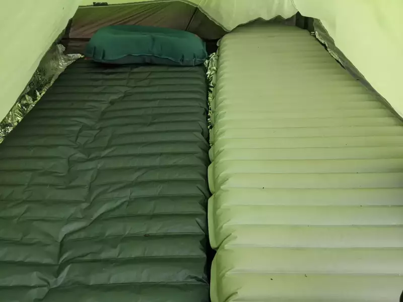 テントマットとシュラフ
