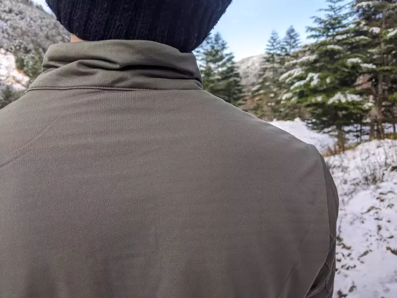 外側の生地はつるっとした肌触り