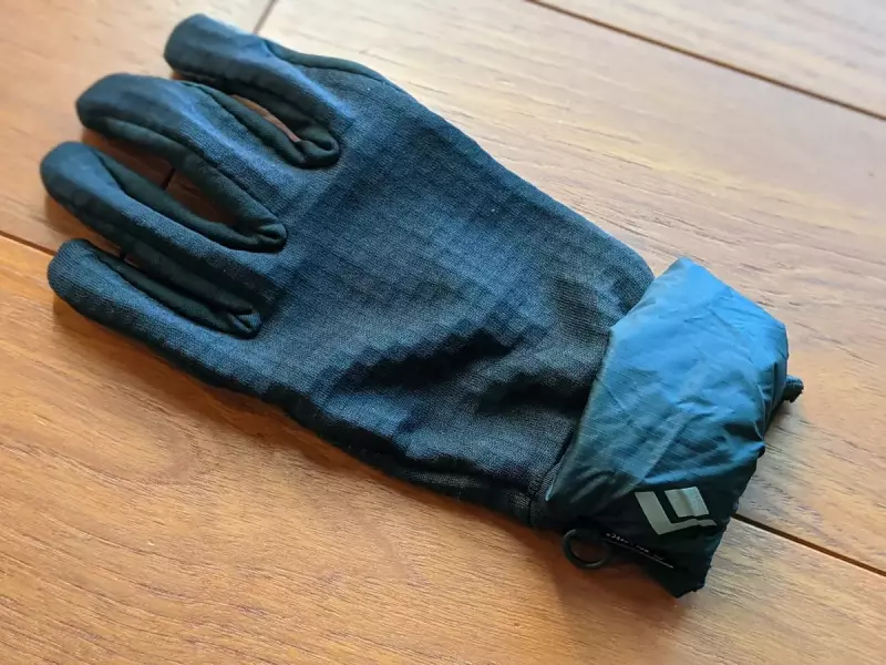 ブラックダイヤモンド グリッドテックグローブ フード収納