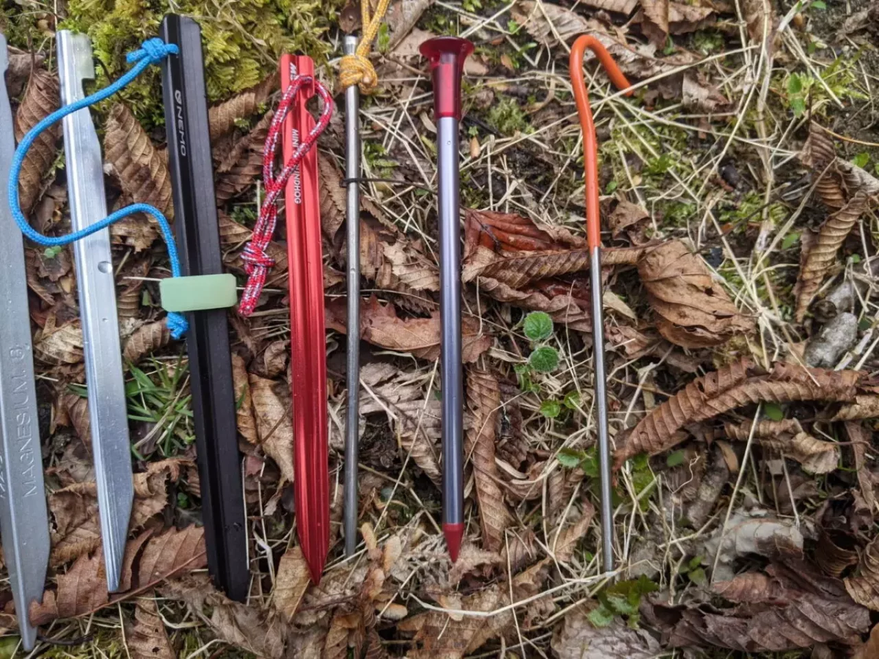 ペグの打ち方と抜き方