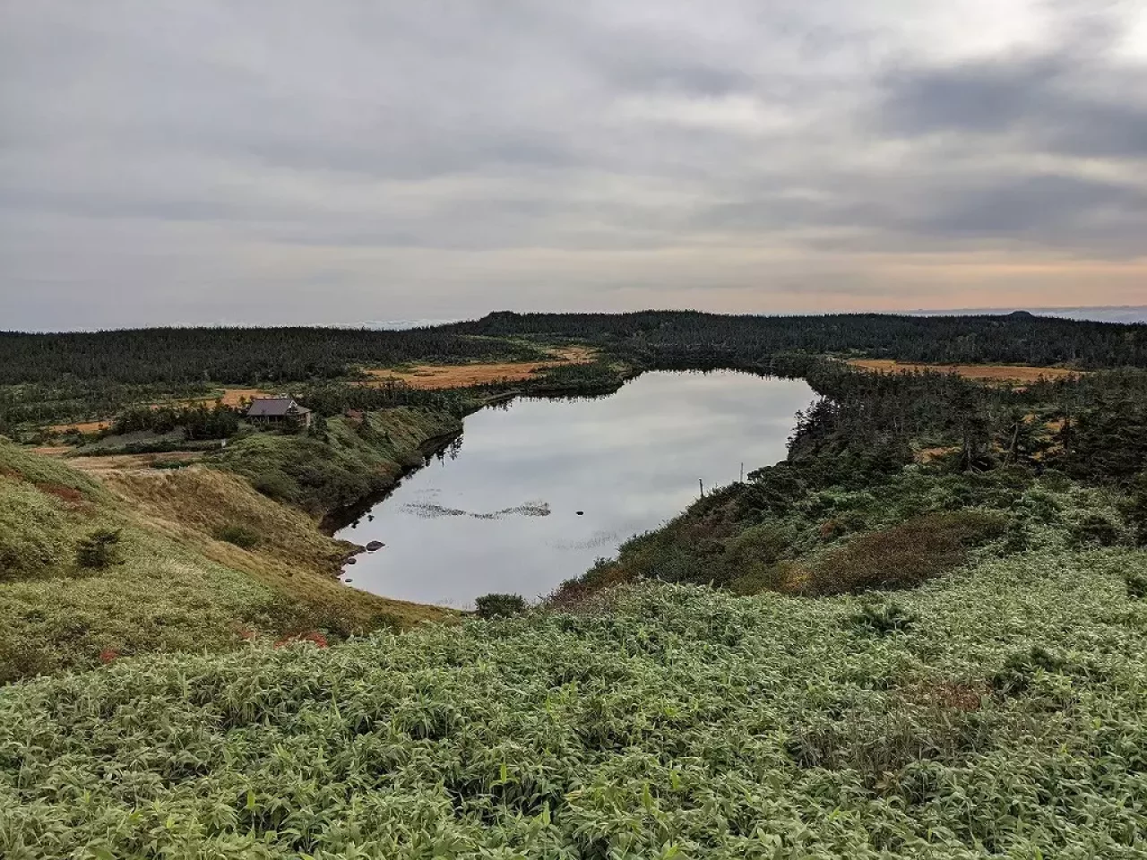 八幡沼展望テラスから見る八幡沼