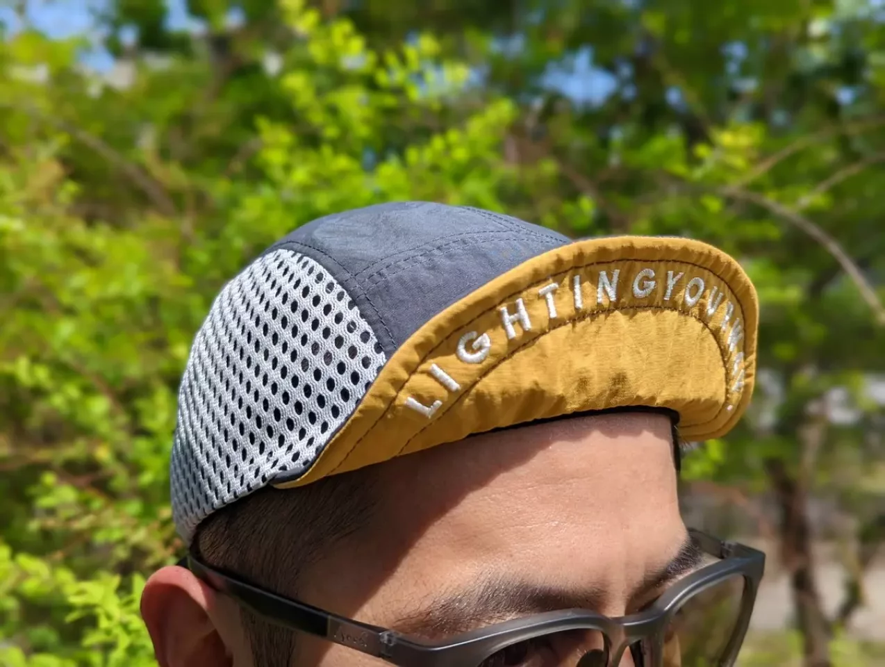 ツバのワイヤーで形状を記憶