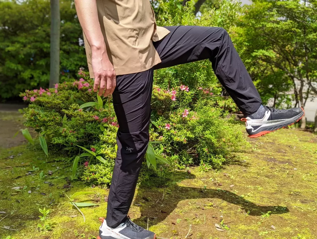 ハードな動きにも追随するパンツ アークテリクス インセンドパンツ