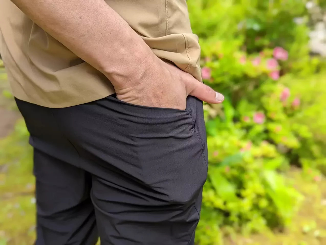 右側ポケットはジッパーのないポケット アークテリクス インセンドパンツ