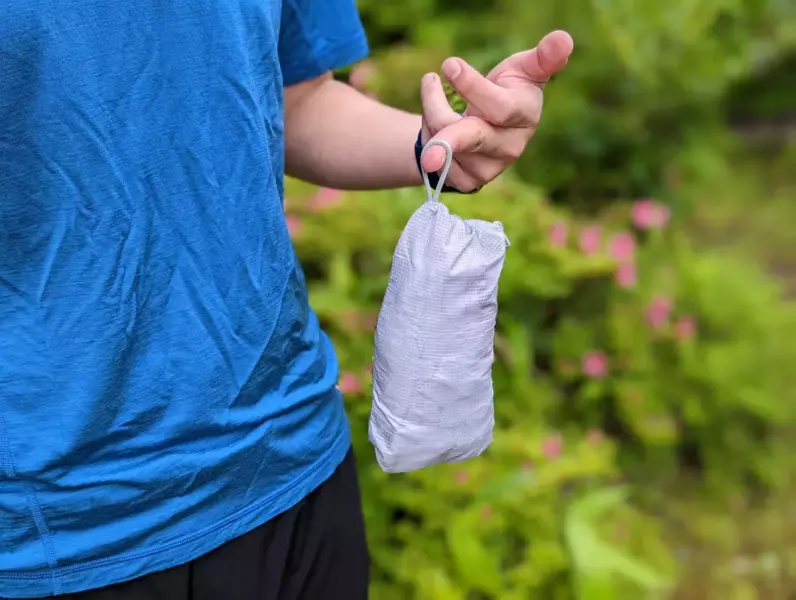 パッカブル仕様とポケット