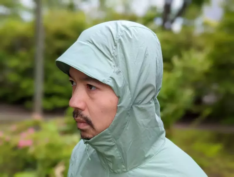 スコーミッシュフーディのフードのフィット感