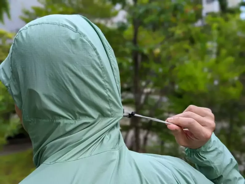 スコーミッシュフーディのフードのフィット感