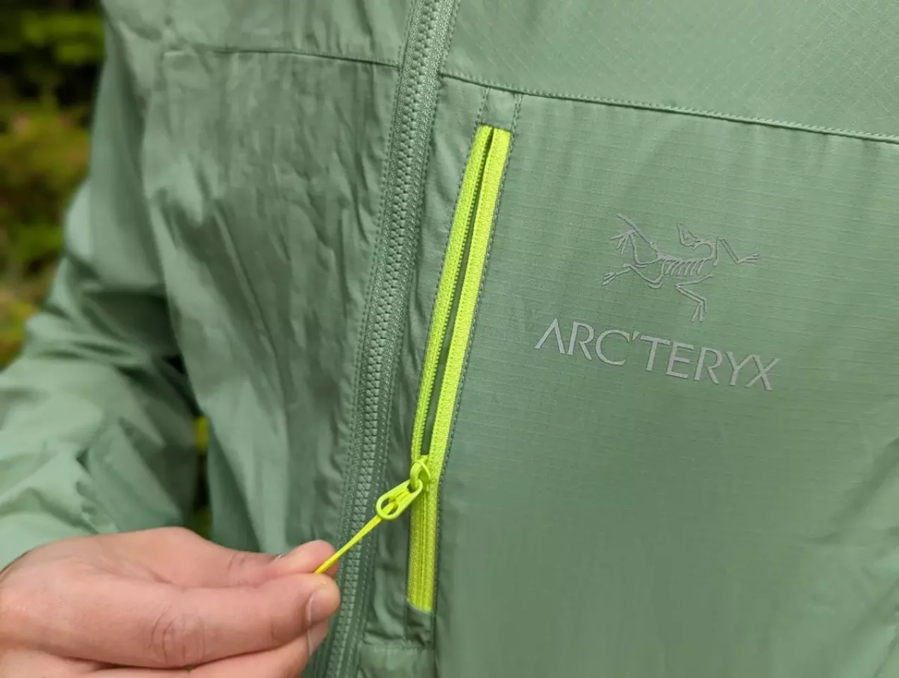 チェストポケット アークテリクス スコーミッシュフーディ