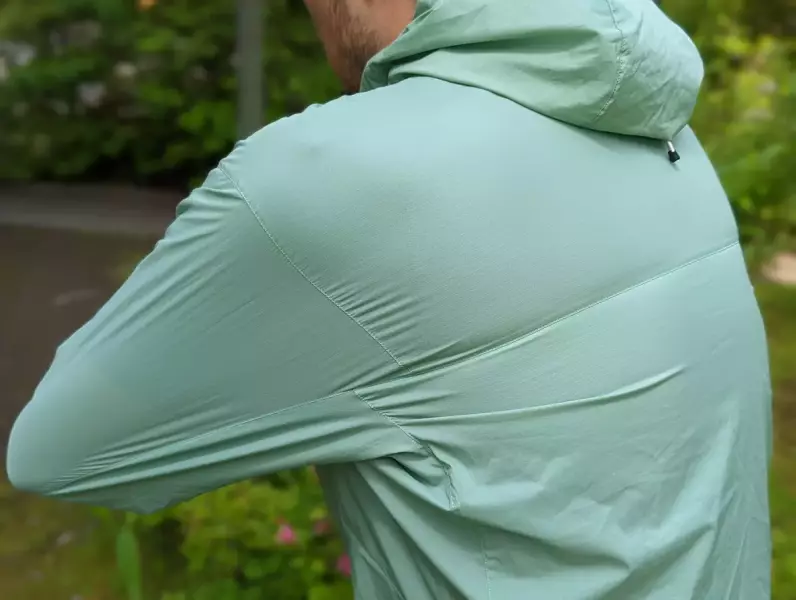 ストレッチ素材 アークテリクス スコーミッシュフーディ