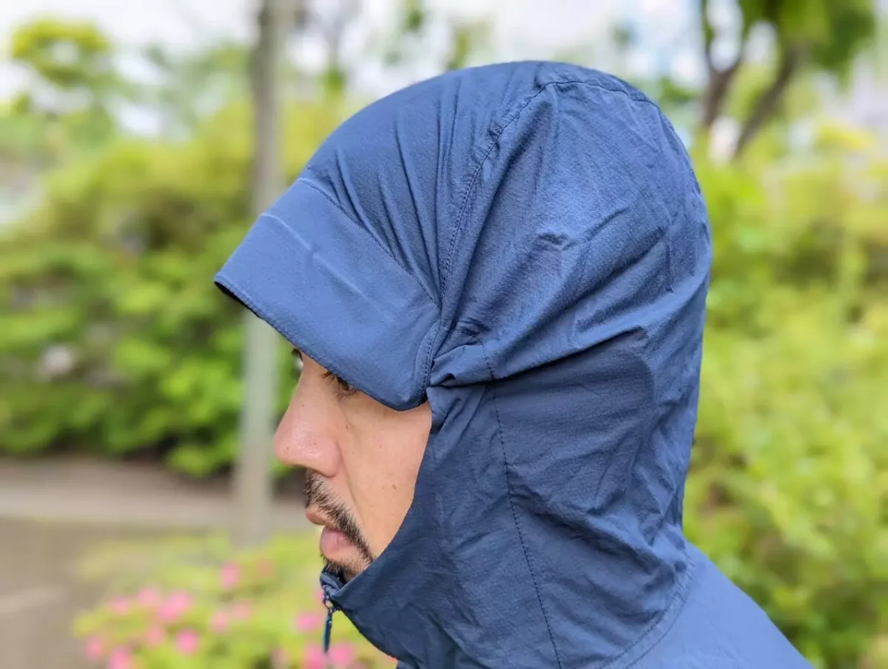 スコーミッシュフーディのフードのフィット感